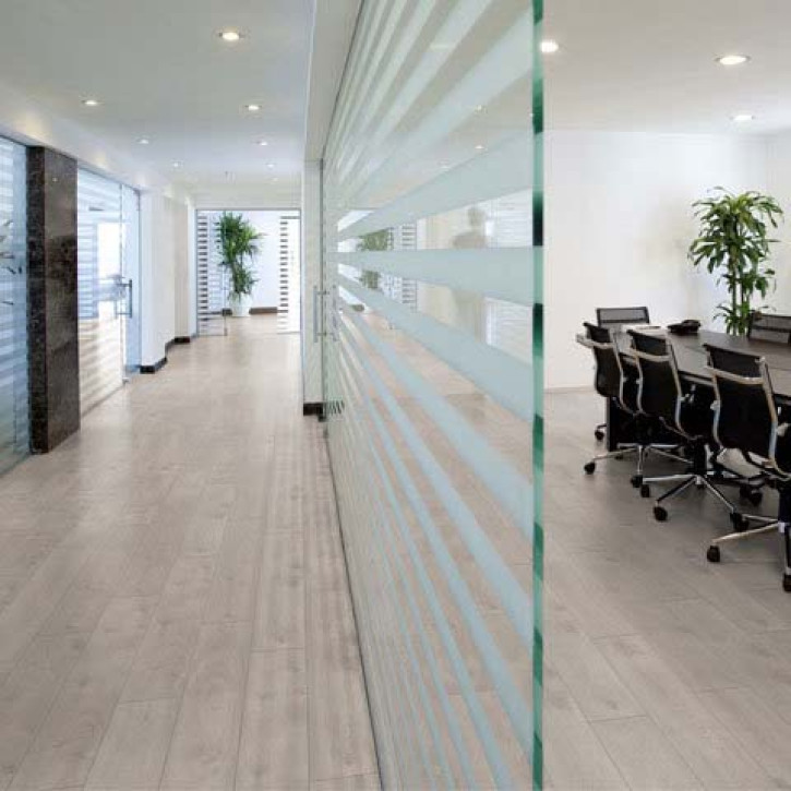 Panele laminowane 4202 Swiss Krono Solid Chrome