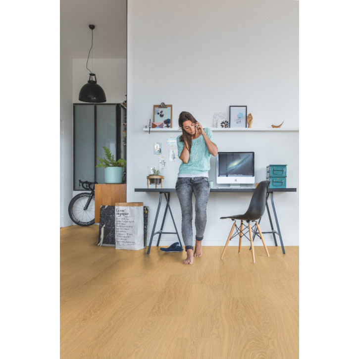 Panele winylowe AVMPU40098 Quick-Step Bloom Dąb miodowy