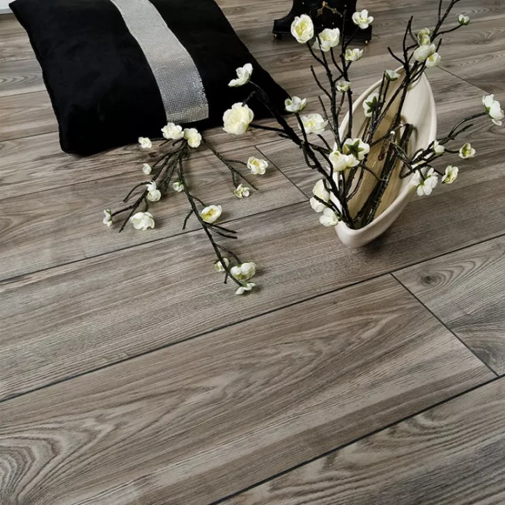 Panele laminowane 8267 Red Clic